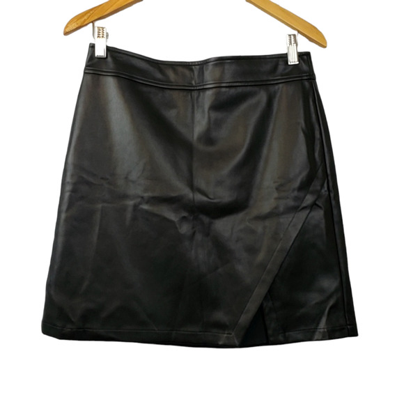 LOFT | FAUX WRAP FAUX LEATHER ASYMMETRICAL BLACK SKIRT WOMEN'S SIZE 8P - Picture 4 of 17